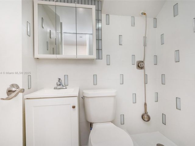 Продажа дома по адресу 1007 NW 106th Ave Cir - фото 6102631