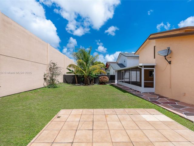 Продажа дома по адресу 1007 NW 106th Ave Cir - фото 6102634