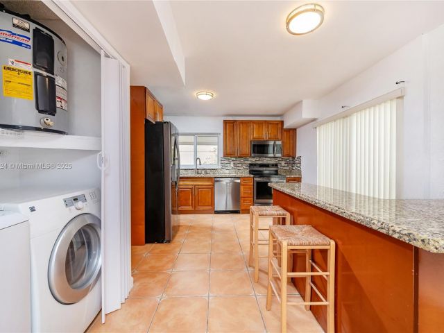 Продажа дома по адресу 1007 NW 106th Ave Cir - фото 6102638