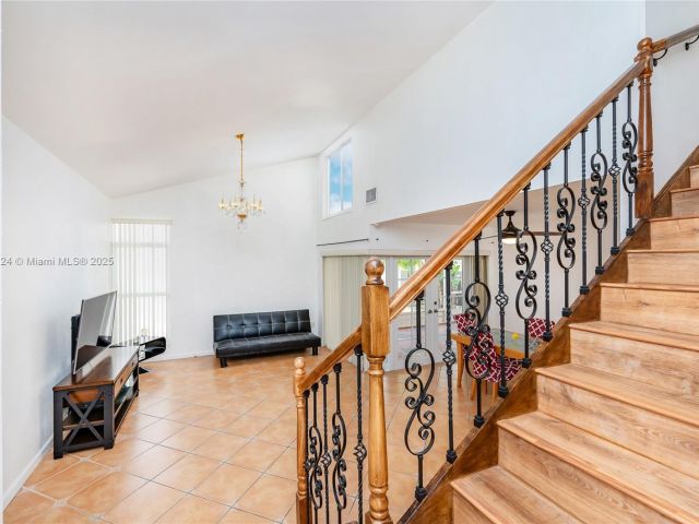 Продажа дома по адресу 1007 NW 106th Ave Cir - фото 6102643