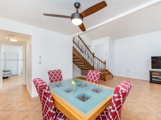 Продажа дома по адресу 1007 NW 106th Ave Cir - фото 6102645