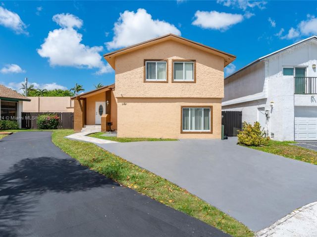 Продажа дома по адресу 1007 NW 106th Ave Cir - фото 6102648