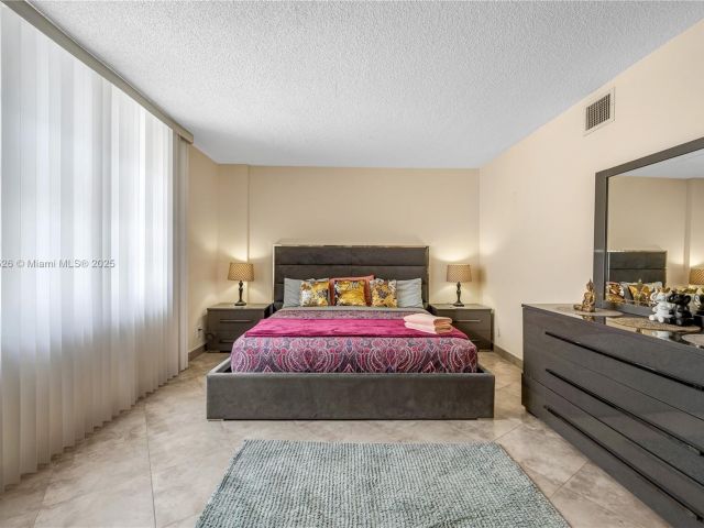 Квартира в аренду номер1015 - фото 5920343