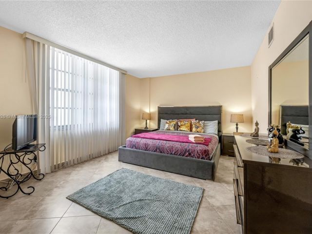 Квартира в аренду номер1015 - фото 5920344