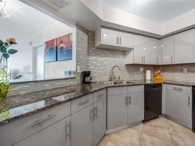 Квартира в аренду номер1015 - фото 5920346