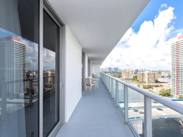 Квартира в аренду номерR2204 - фото 5919212