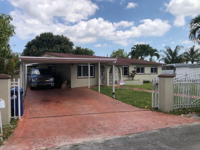 Дом в аренду по адресу 12975 NW 18th Ct - фото 5997044