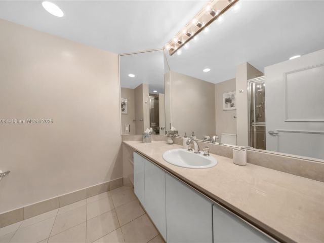 Продажа квартиры #2106 - фото 6078999