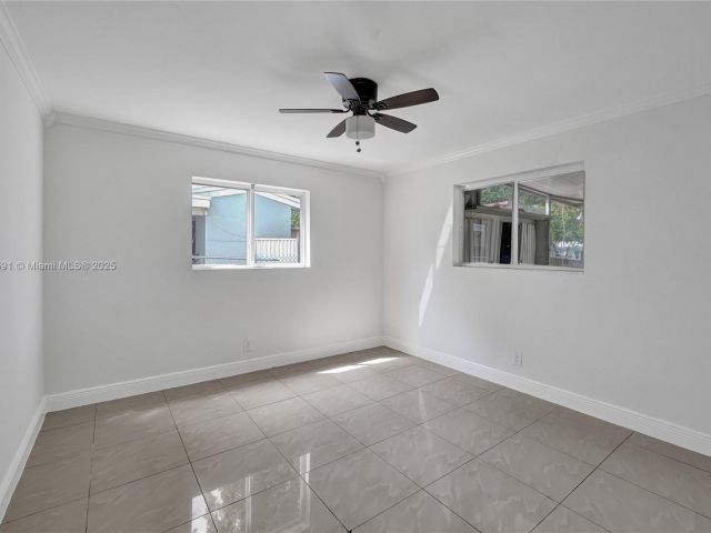 Продажа дома по адресу 924 N 30th Rd - фото 5876677