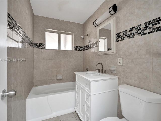 Продажа дома по адресу 924 N 30th Rd - фото 5876678