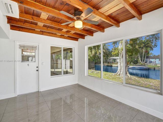 Продажа дома по адресу 924 N 30th Rd - фото 5876684