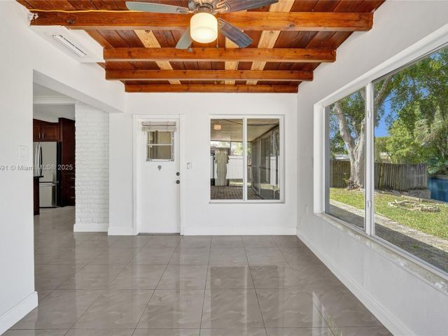 Продажа дома по адресу 924 N 30th Rd - фото 5876685