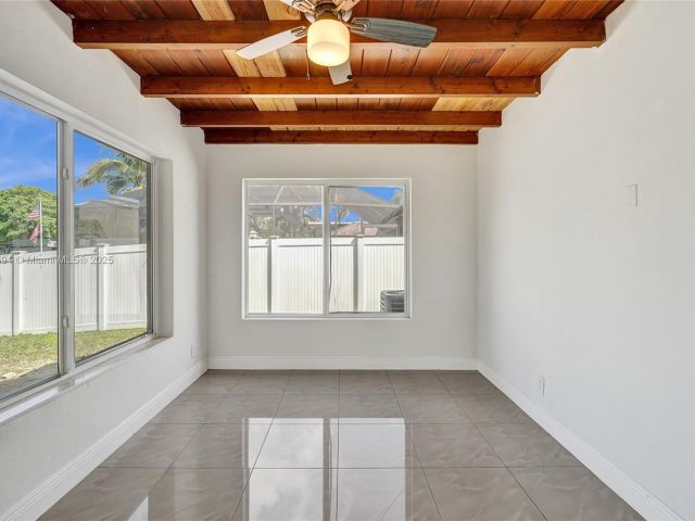 Продажа дома по адресу 924 N 30th Rd - фото 5876687