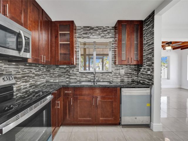 Продажа дома по адресу 924 N 30th Rd - фото 5876689