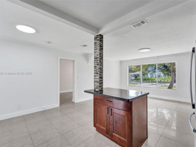 Продажа дома по адресу 924 N 30th Rd - фото 5876691