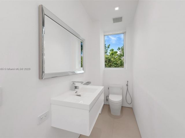 Продажа дома по адресу 481 S Mashta Drive - фото 5896175