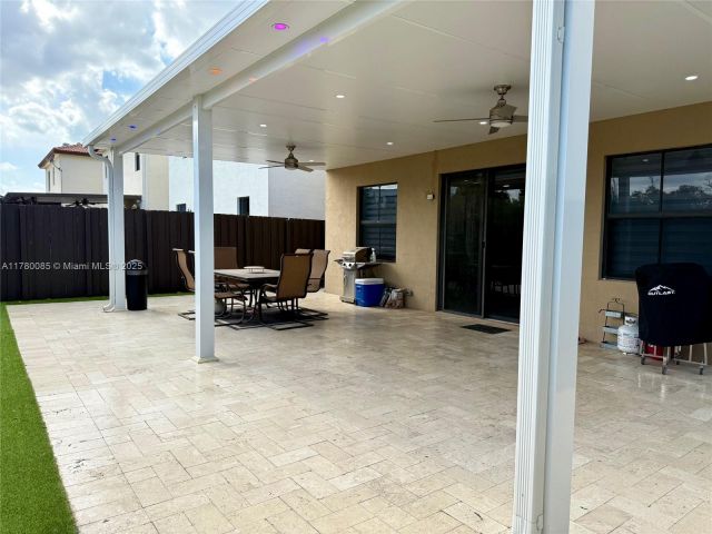 Продажа дома по адресу 10060 NW 86th Ter - фото 5861158