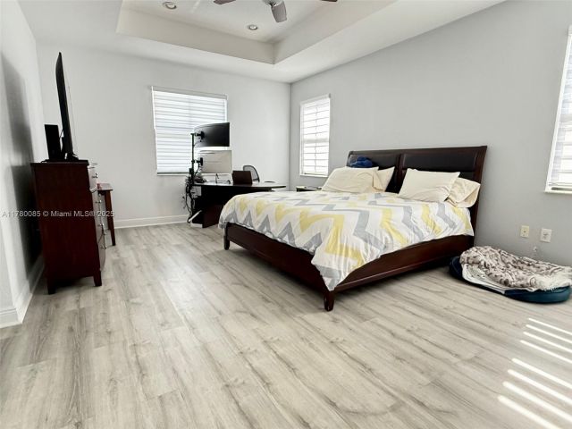 Продажа дома по адресу 10060 NW 86th Ter - фото 5861159