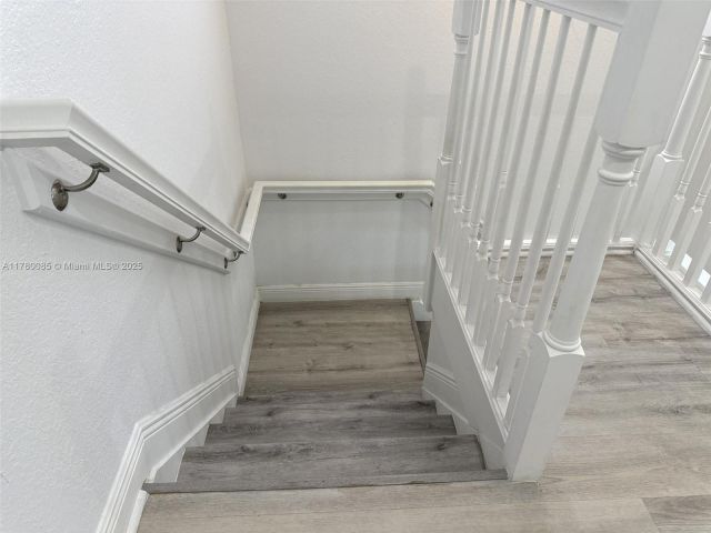 Продажа дома по адресу 10060 NW 86th Ter - фото 6122284