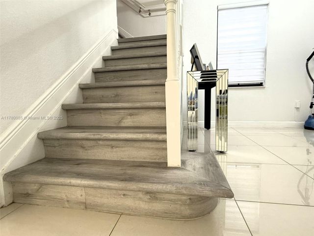 Продажа дома по адресу 10060 NW 86th Ter - фото 6122290