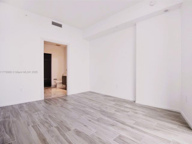 Продажа квартиры #5108 - фото 5917190