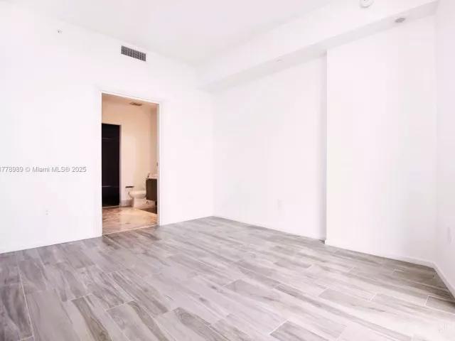 Продажа квартиры #5108 - фото 5917190