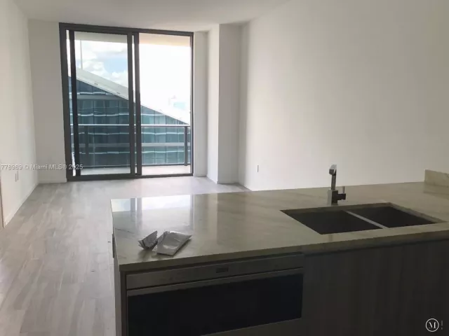 Продажа квартиры #5108 - фото 5917192