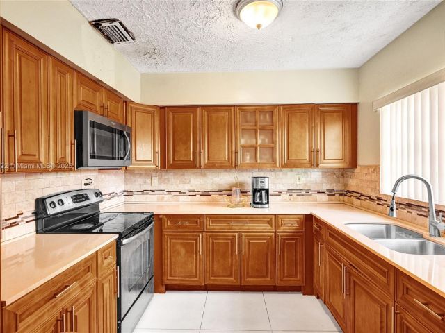 Продажа дома по адресу  - фото 5960137