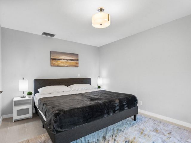 Дом в аренду по адресу 717 Heron Drive - фото 5880208