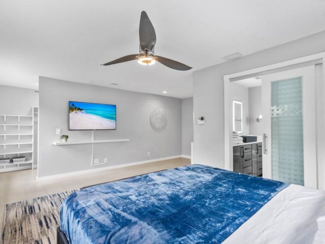 Дом в аренду по адресу 717 Heron Drive - фото 5880211