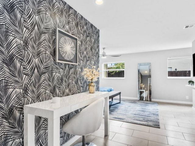 Дом в аренду по адресу 717 Heron Drive - фото 5880213