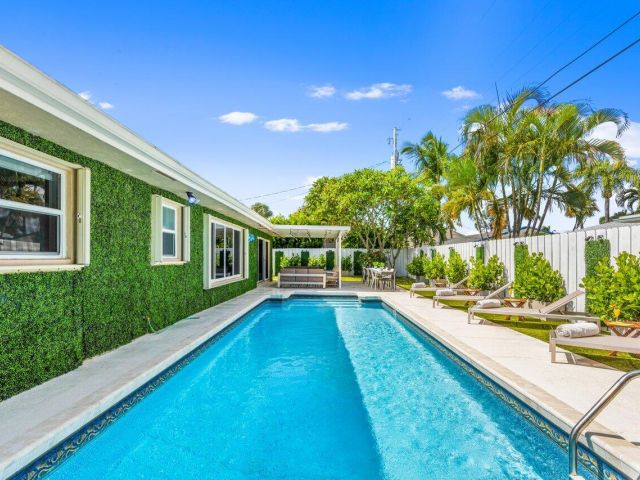 Дом в аренду по адресу 717 Heron Drive - фото 5880222