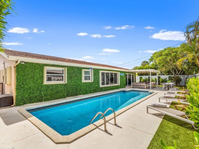 Дом в аренду по адресу 717 Heron Drive - фото 5880223