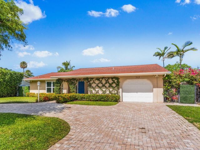 Дом в аренду по адресу 717 Heron Drive - фото 5880224