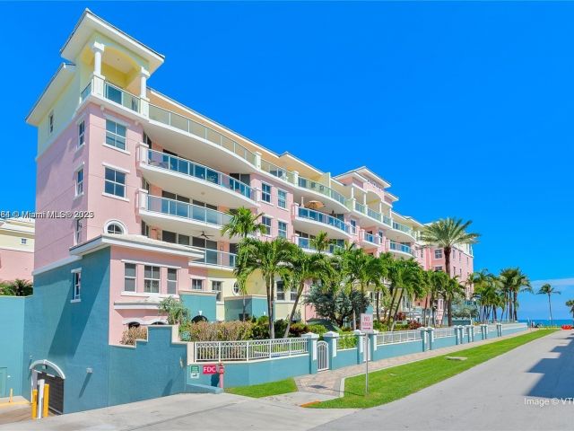 Дом в аренду по адресу 2051 SE 3rd St TH11 - фото 5895432