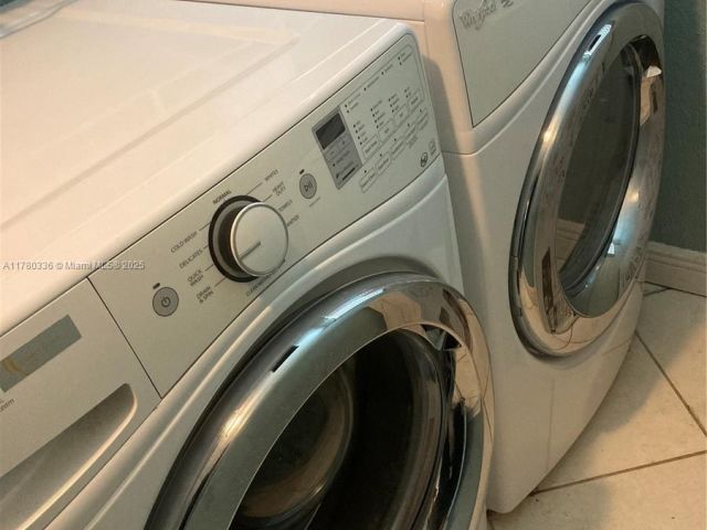 Дом в аренду по адресу 5495 SW 68th Ave - фото 6056355