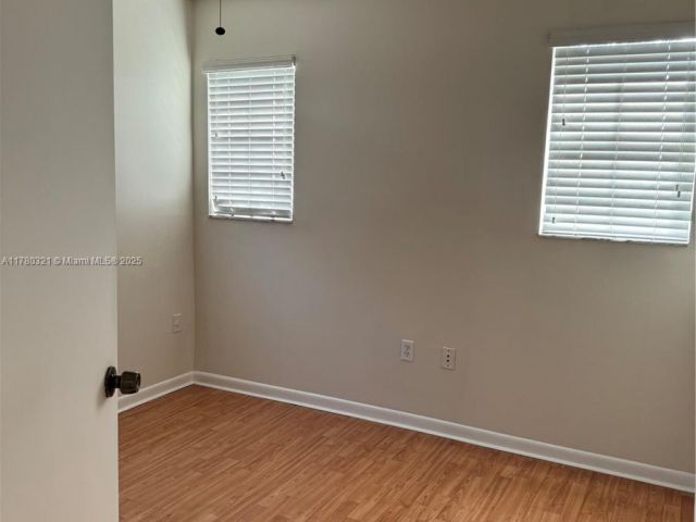 Дом в аренду по адресу 2050 NE 140 11 - фото 5857705