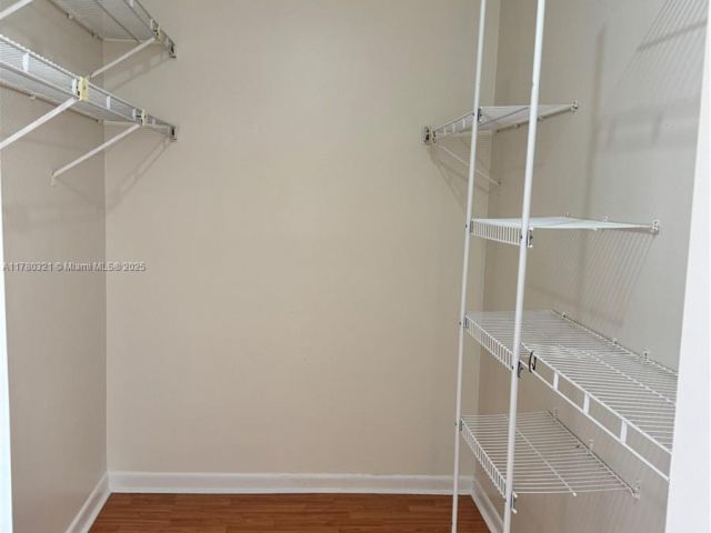 Дом в аренду по адресу 2050 NE 140 11 - фото 6271947