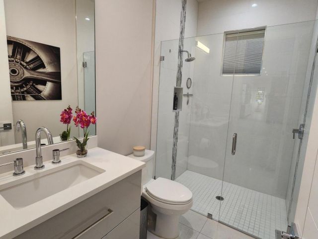 Продажа дома по адресу 770 Enfield Street - фото 5942712