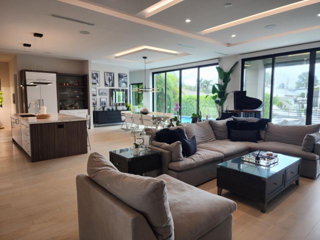 Продажа дома по адресу 770 Enfield Street - фото 5942716