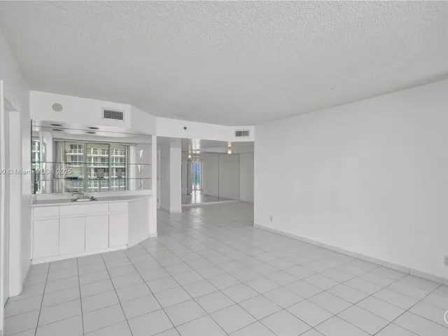 Продажа квартиры #2715 - фото 5963997