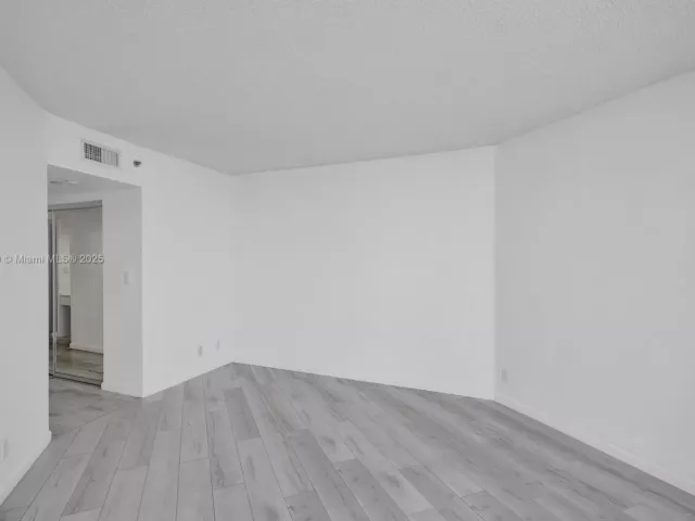 Продажа квартиры #2715 - фото 5963987