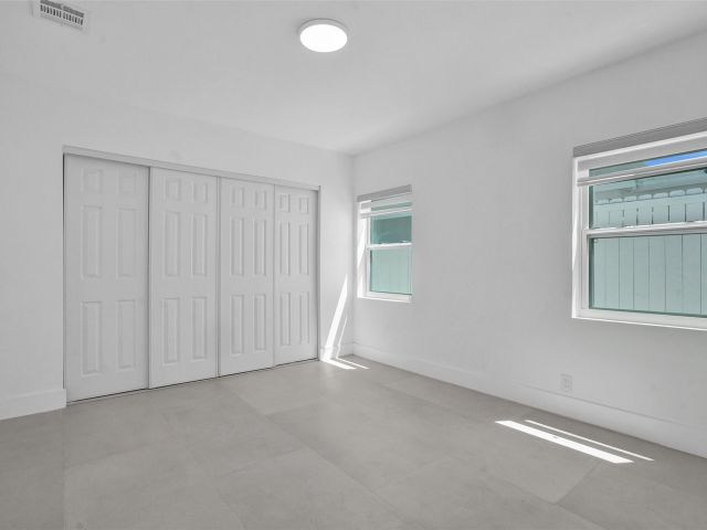 Продажа дома по адресу 1010 N 16th Ave - фото 6016102