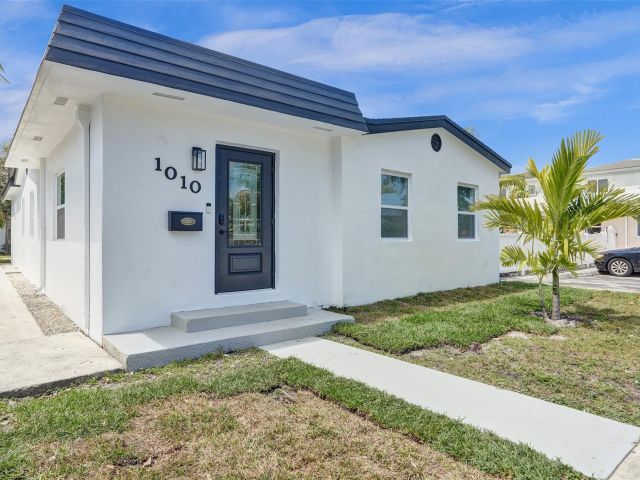 Продажа дома по адресу 1010 N 16th Ave - фото 6016119