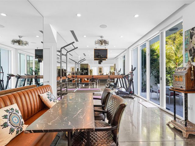 Продажа дома по адресу 1312 SE 2nd St - фото 6010562