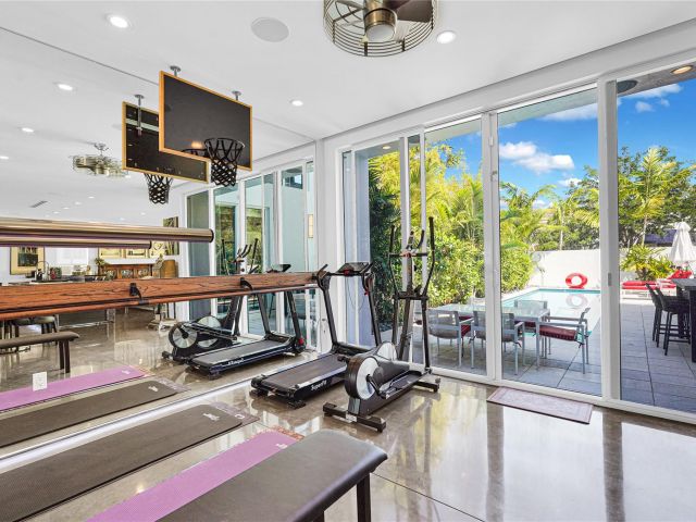 Продажа дома по адресу 1312 SE 2nd St - фото 6010564