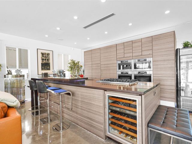 Продажа дома по адресу 1312 SE 2nd St - фото 6010567