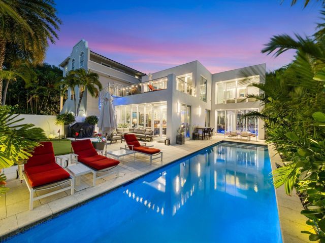 Продажа дома по адресу 1312 SE 2nd St - фото 6010577