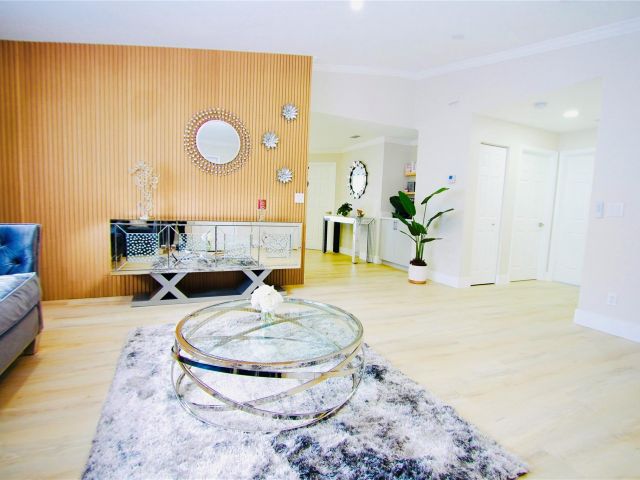 Дом в аренду по адресу 244 NW 6th Ave - фото 5879699