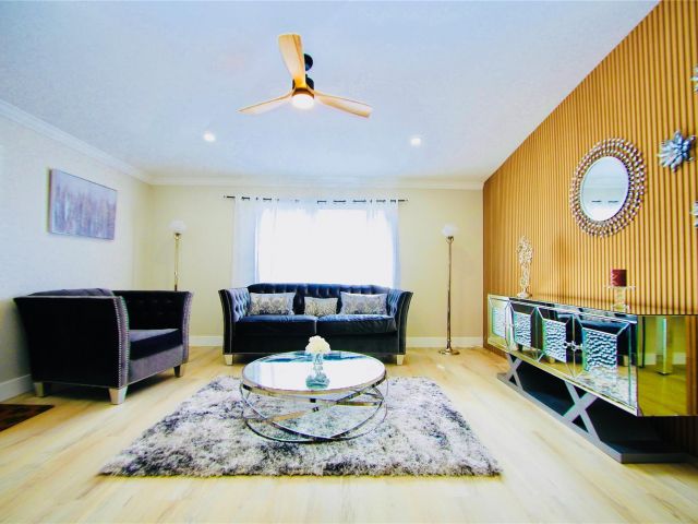 Дом в аренду по адресу 244 NW 6th Ave - фото 5879701